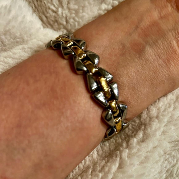 Raymond Weil Geneva Gold and Silver Tone Quartz Bracelet Watch, working - Picture 12 of 13